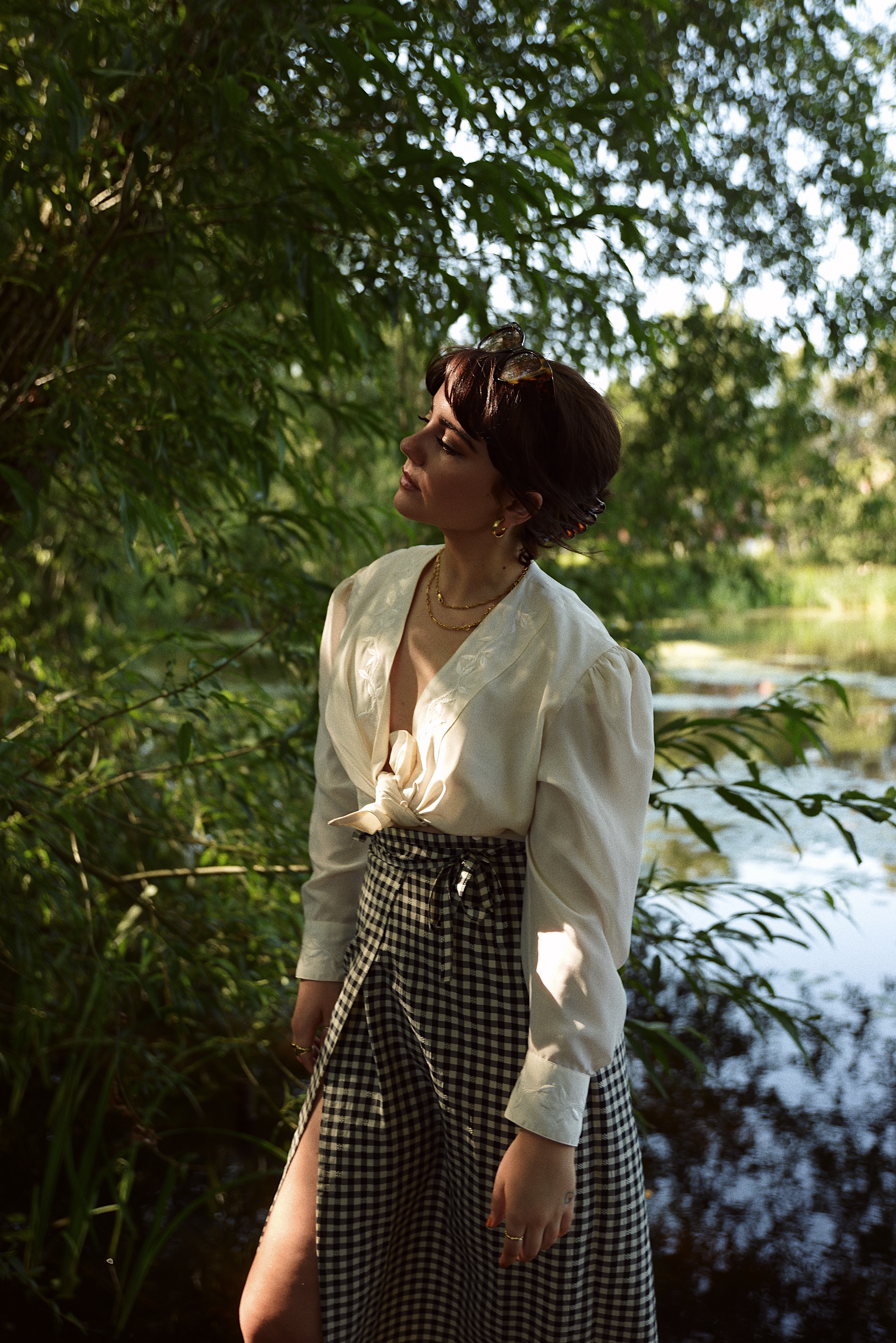 A VINTAGE OUTFIT IN A FIELD – Alice Catherine